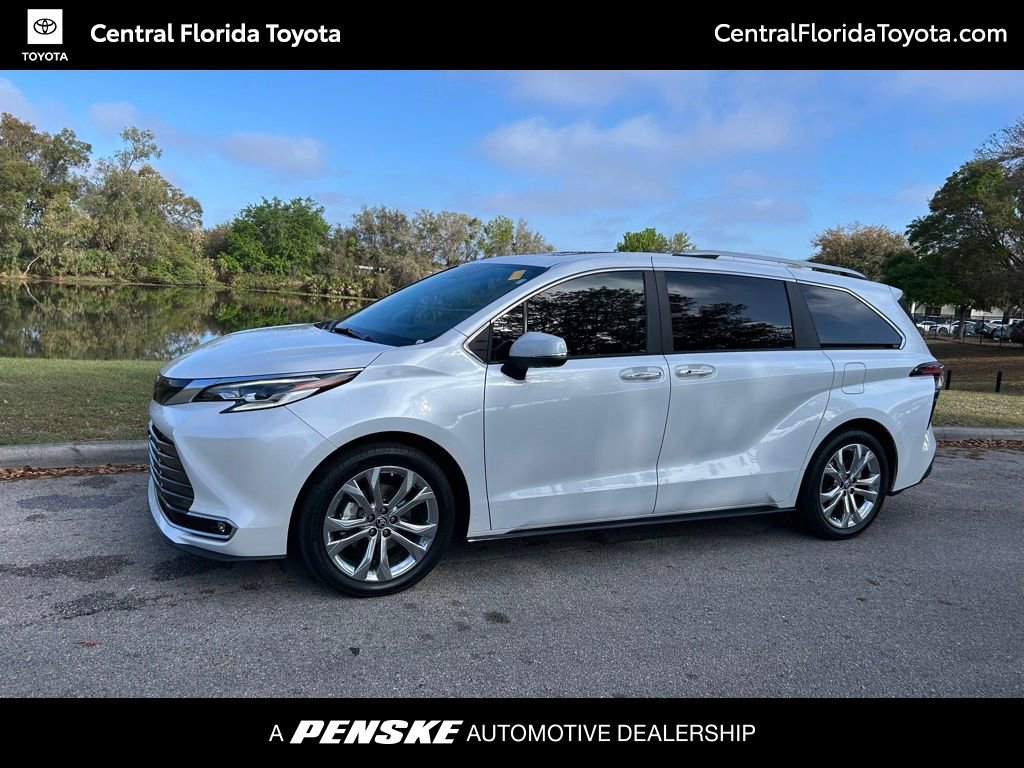 Used 2023 Toyota Sienna Platinum image 1