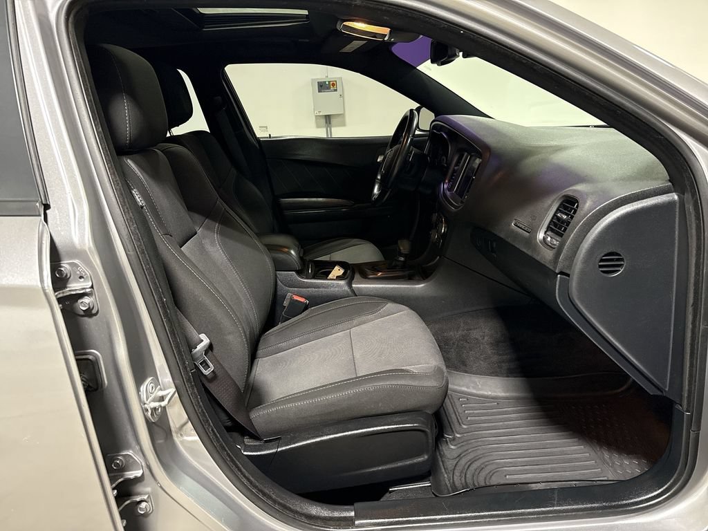 Used 2018 Dodge Charger R/T w/ Blacktop Package RWD image 22