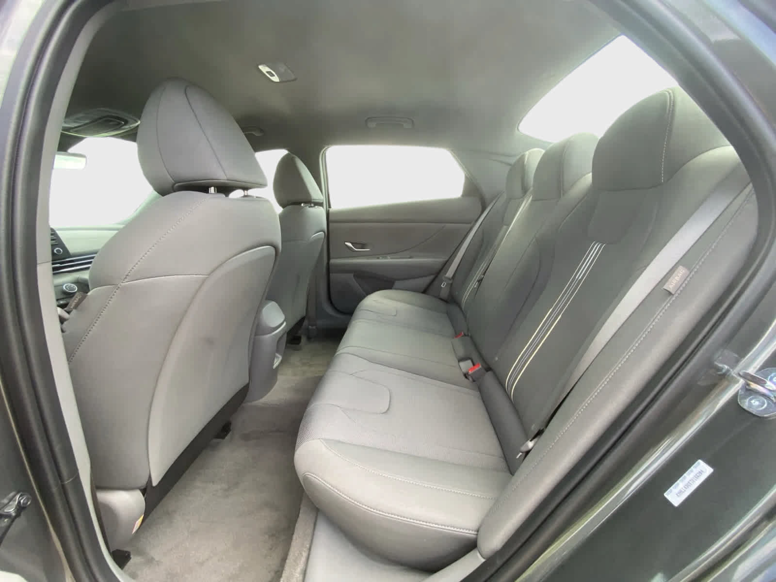 Used 2026 Hyundai Elantra SE FWD image 13