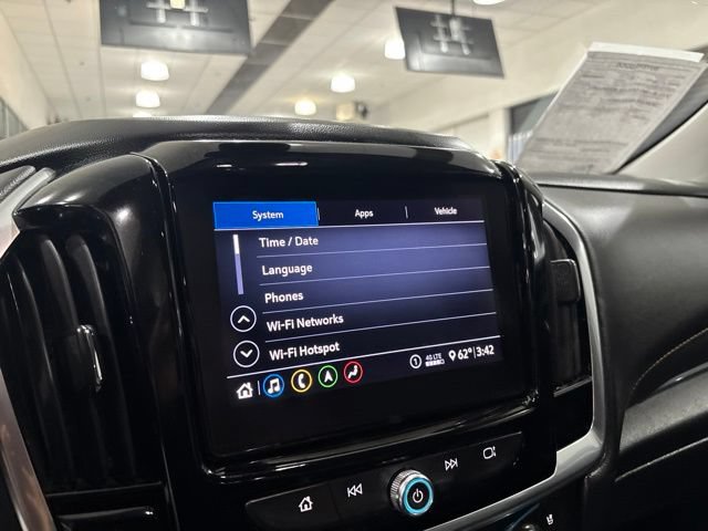 Used 2021 Chevrolet Traverse Premier w/ Redline Edition AWD/4WD image 24