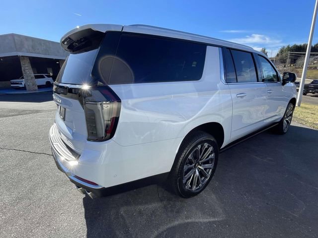 New 2026 Chevrolet Suburban High Country image 7