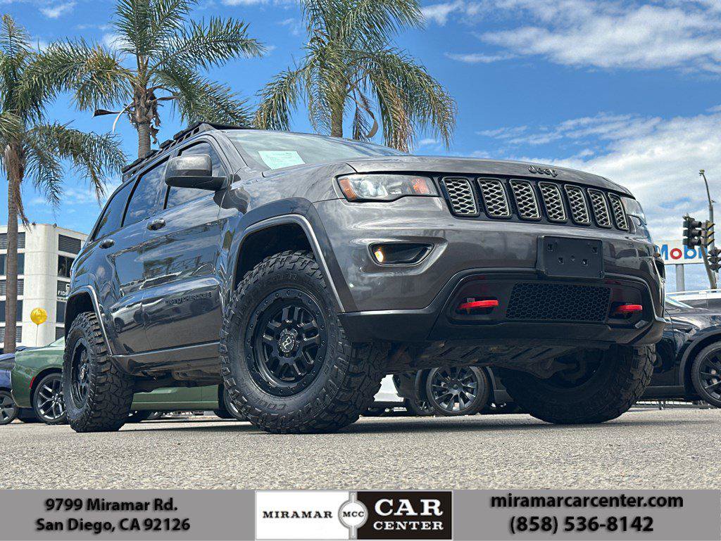 Used 2017 Jeep Grand Cherokee Altitude AWD/4WD image 1