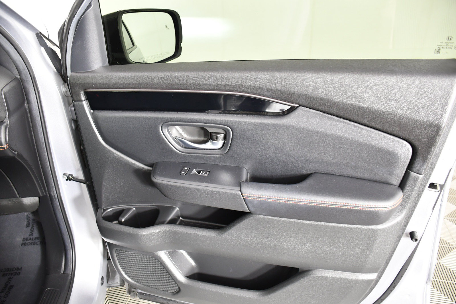 Used 2025 Honda Pilot TrailSport image 42