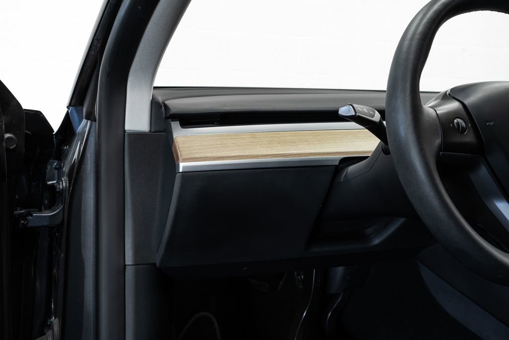 Used 2023 Tesla Model Y Long Range image 24