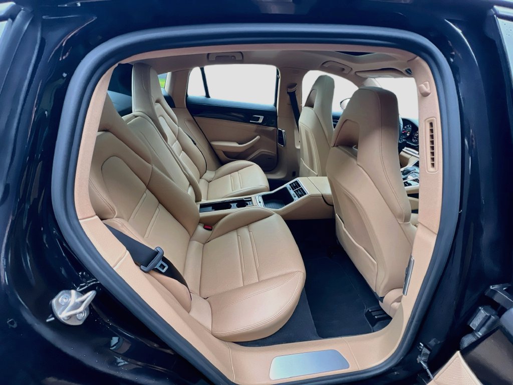 Certified 2018 Porsche Panamera 4 AWD/4WD image 29