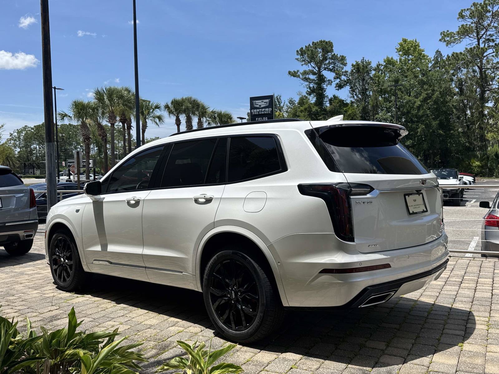 New 2025 Cadillac XT6 Sport w/ Platinum Package AWD/4WD image 2