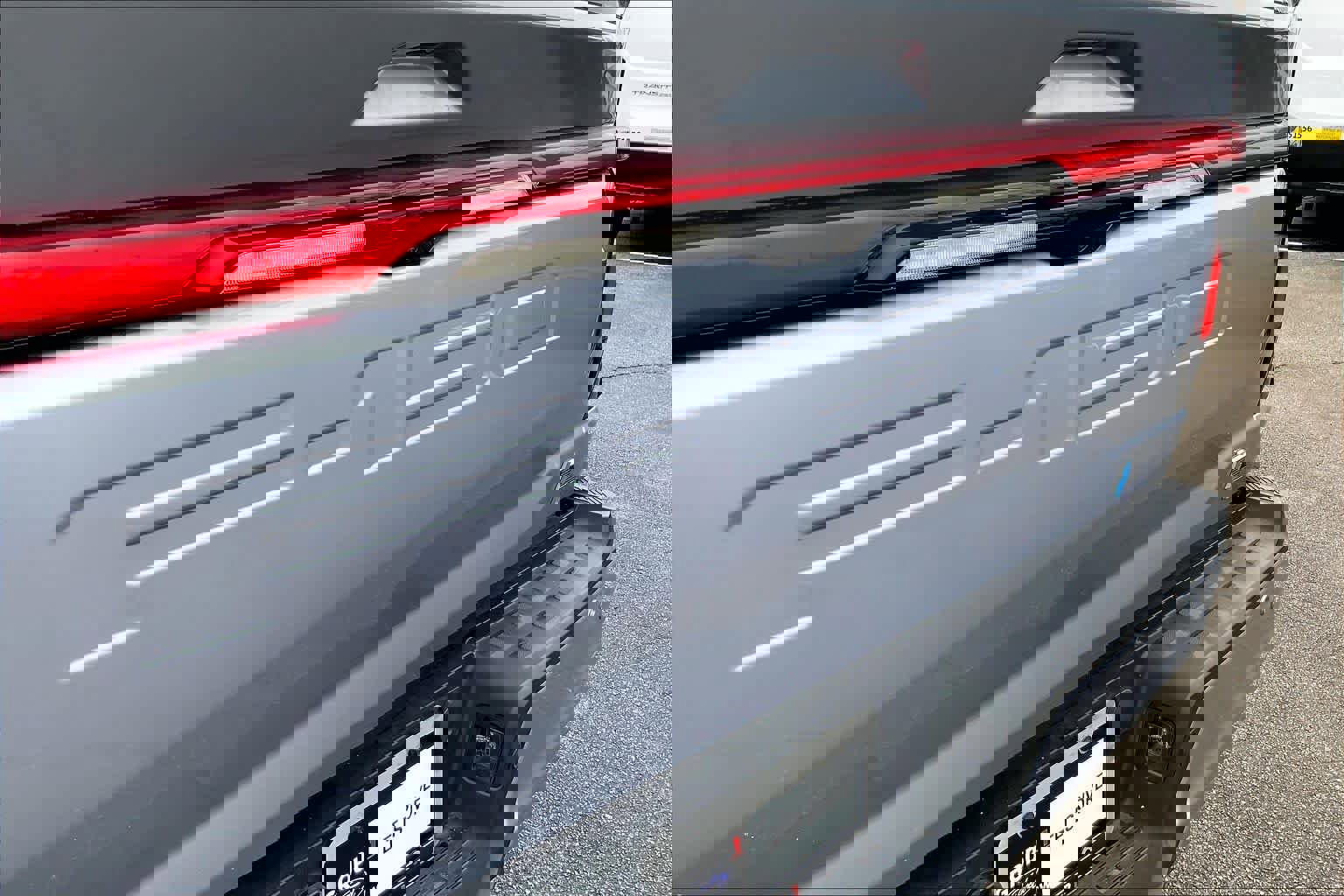 Used 2022 Ford F150 Lightning Platinum image 30