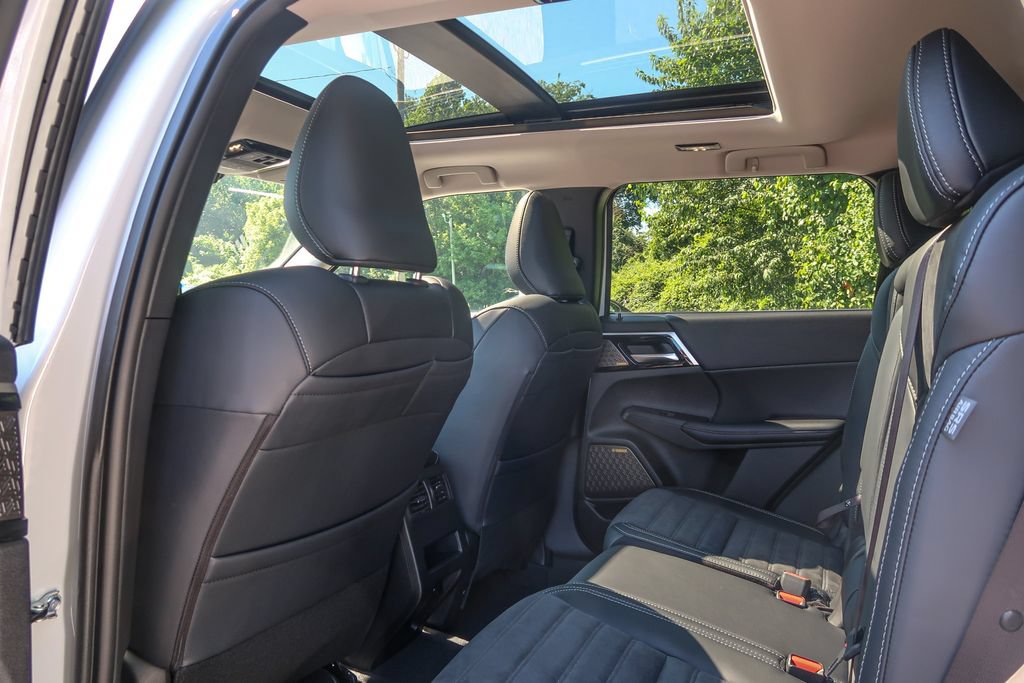 New 2026 Mitsubishi Outlander SE FWD image 23