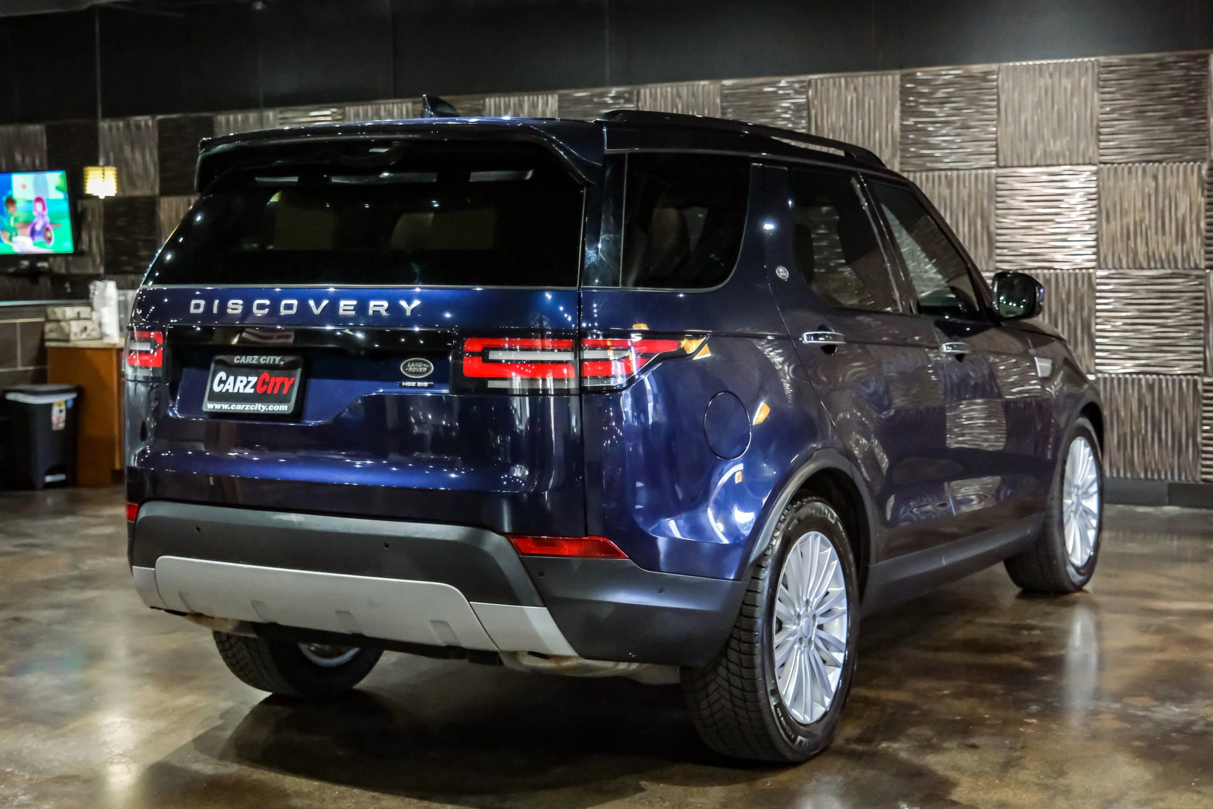 Used 2019 Land Rover Discovery HSE Luxury image 8
