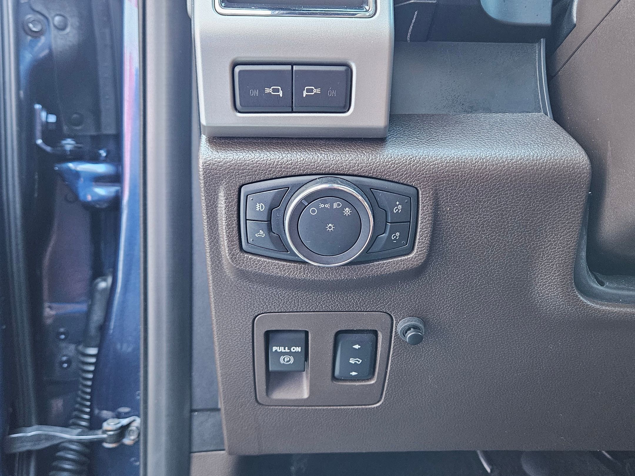 Used 2018 Ford F150 King Ranch w/ Equipment Group 601A Luxury image 19