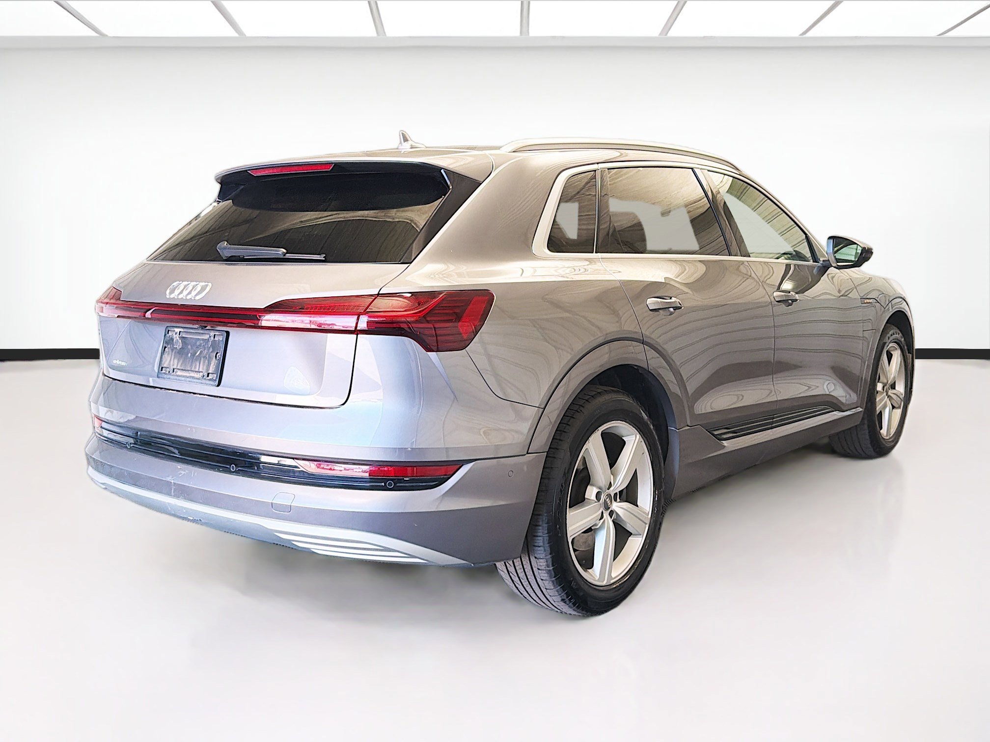 Used 2019 Audi e-tron Premium Plus AWD/4WD image 4