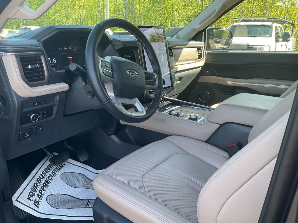 Used 2024 Ford Expedition Limited image 15
