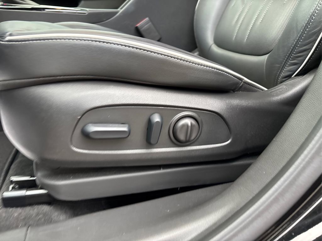 Used 2024 Buick Encore GX Avenir image 37