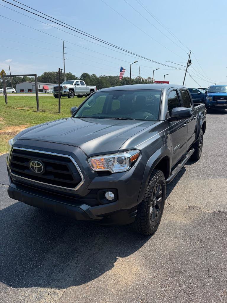 Used 2020 Toyota Tacoma SR5 RWD image 1