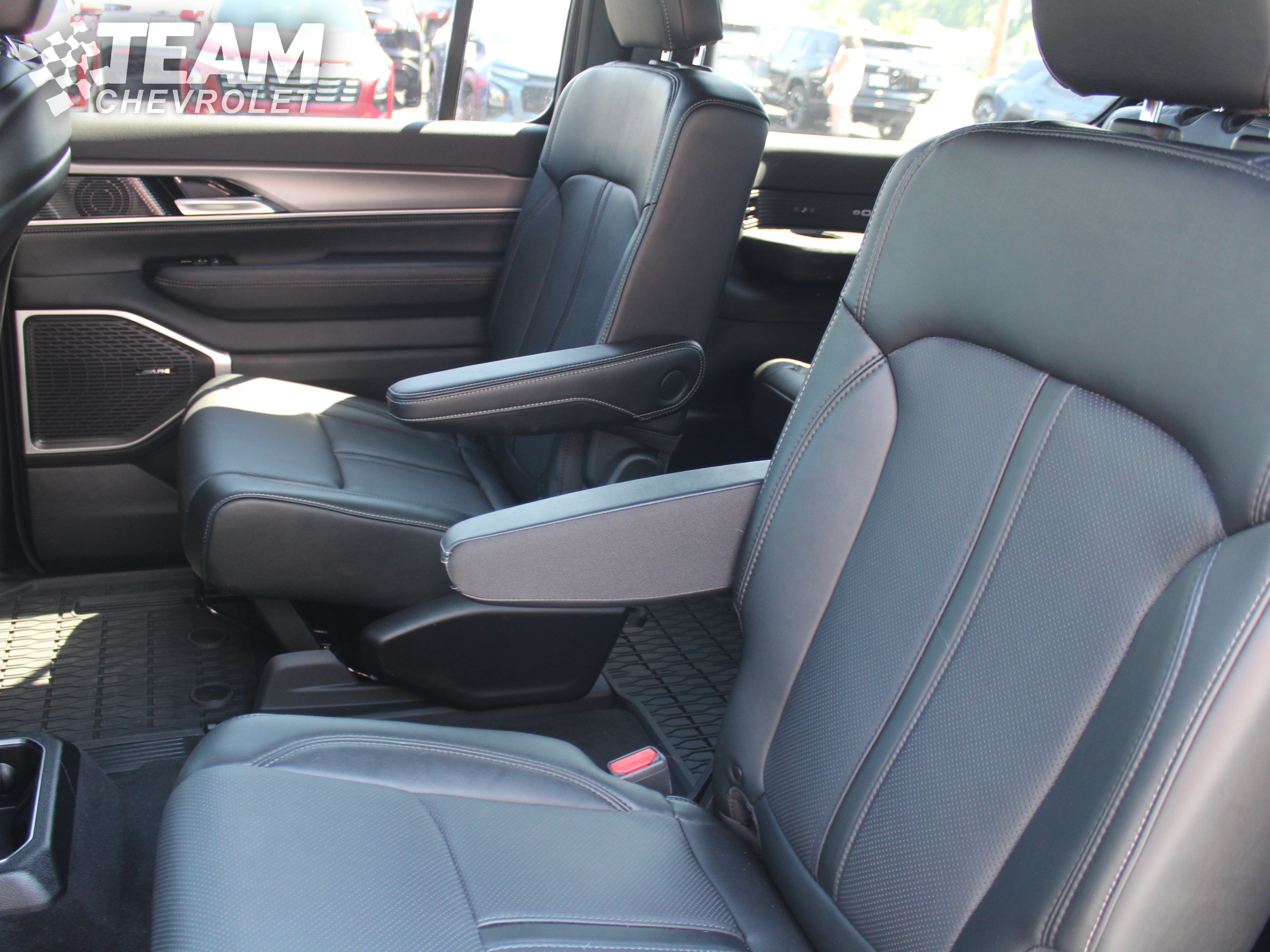 Used 2025 Jeep Wagoneer Series II AWD/4WD image 21