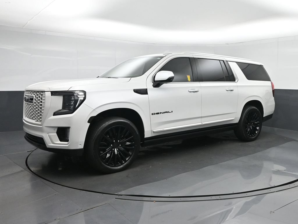 Used 2023 GMC Yukon XL Denali w/ Denali Reserve Package AWD/4WD image 3