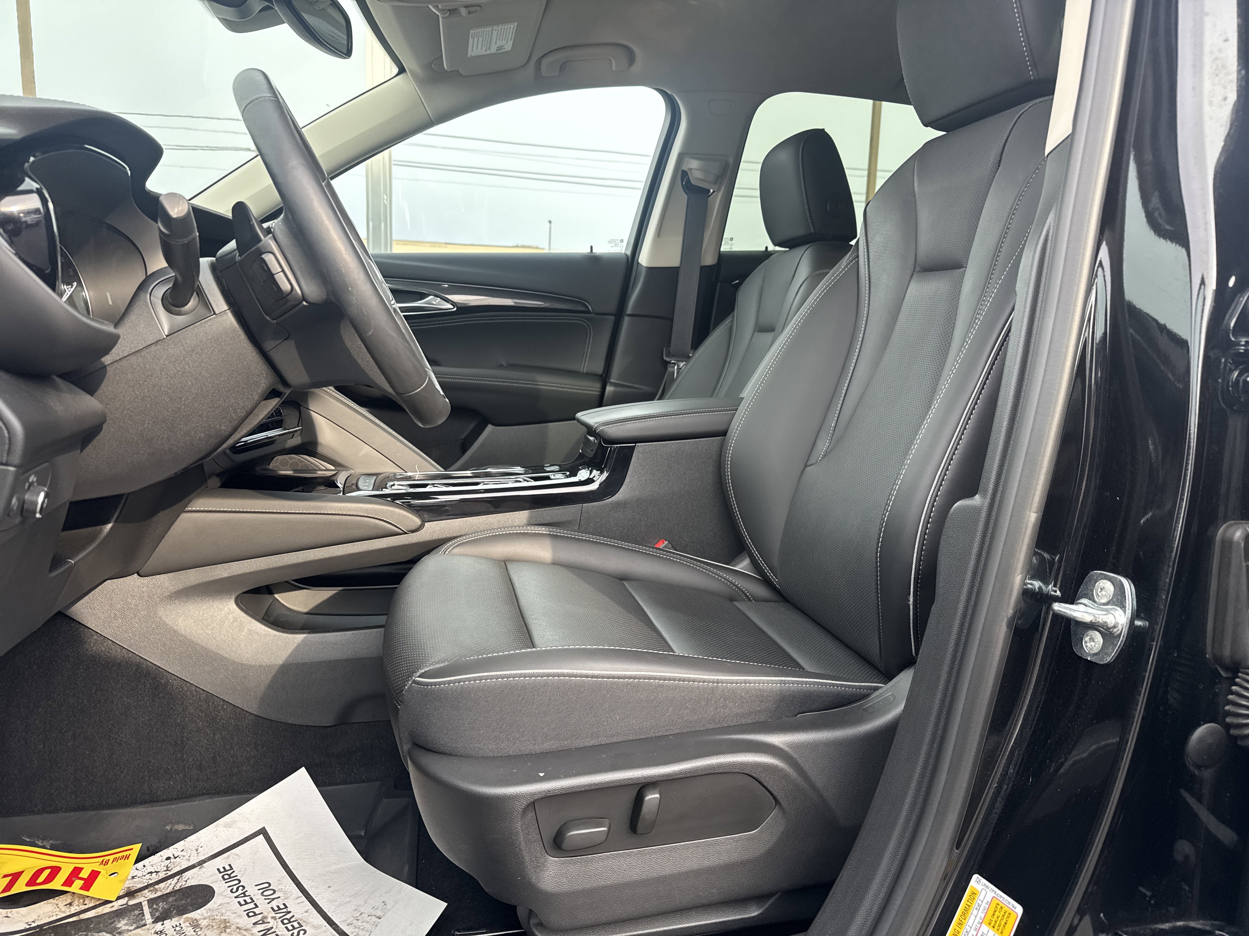 Used 2023 Buick Envision Essence image 12