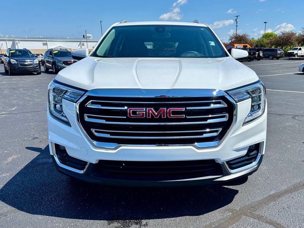 Used 2024 GMC Terrain SLT w/ LPO, Floor Liner Package AWD/4WD image 10