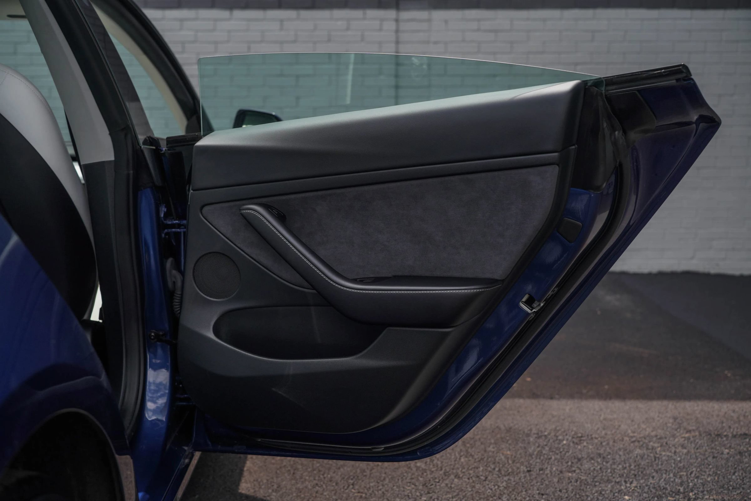Used 2023 Tesla Model 3 Standard Range RWD image 29