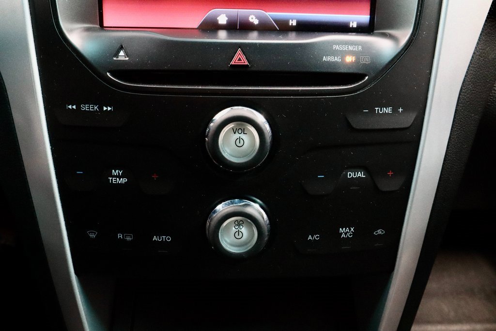 Used 2015 Ford Explorer XLT w/ Equipment Group 202A image 31