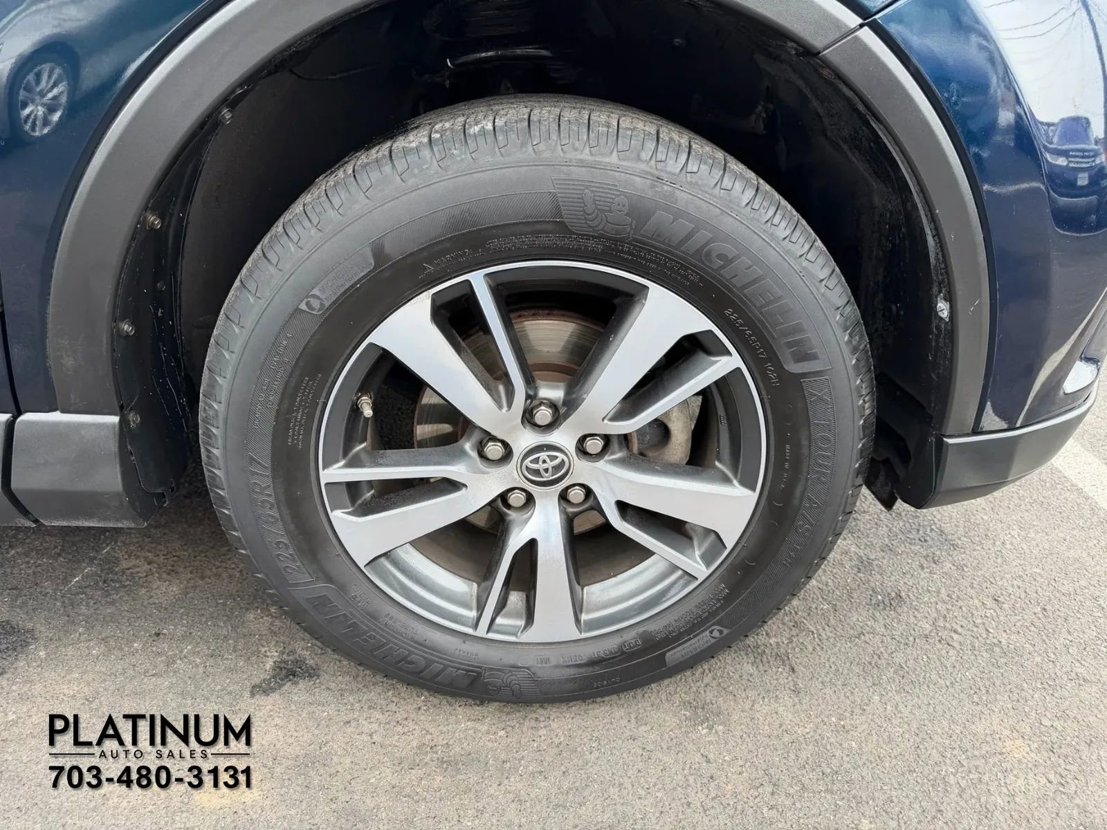 Used 2018 Toyota RAV4 XLE image 21