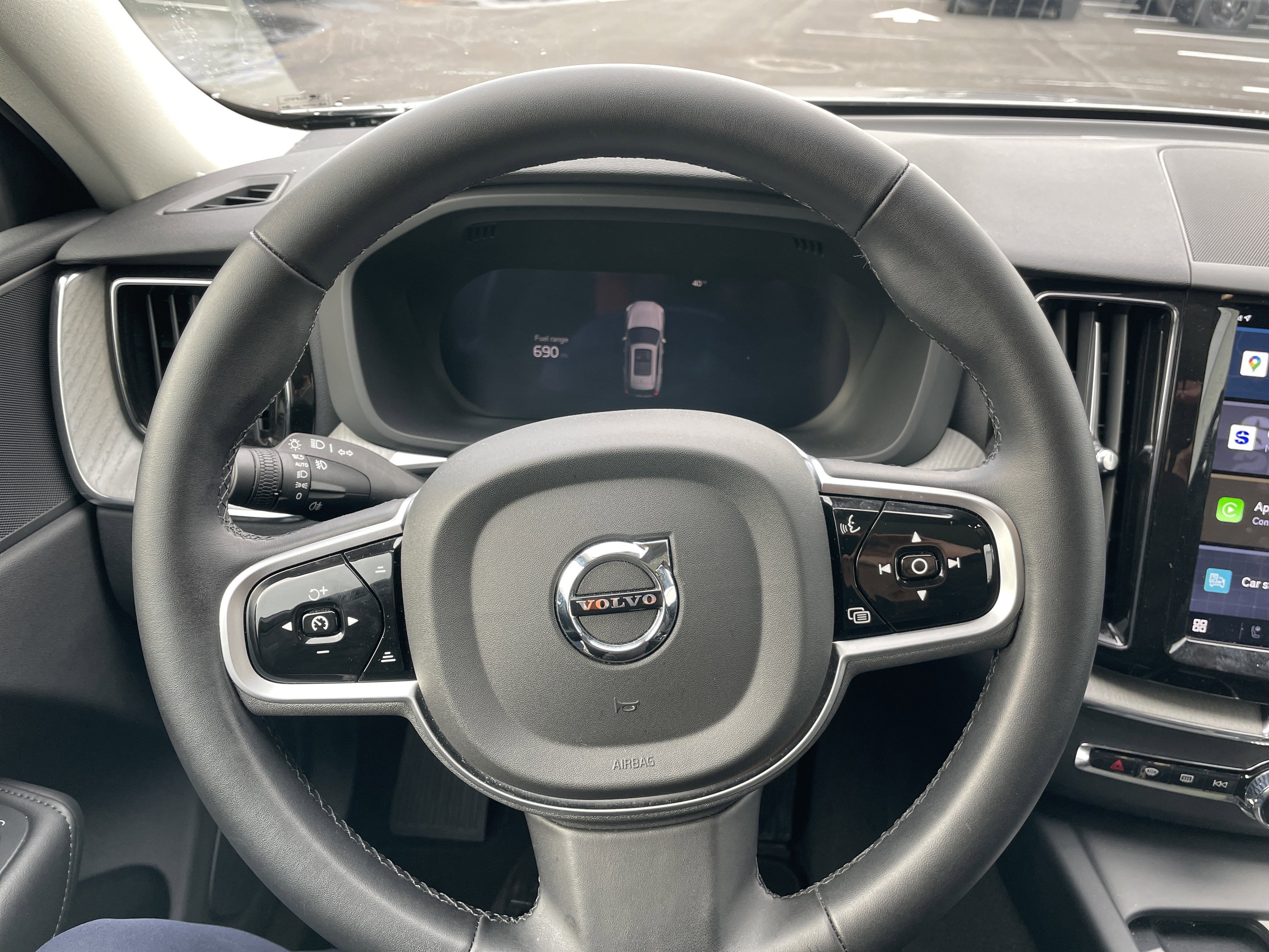 Used 2025 Volvo XC60 B5 Plus image 42