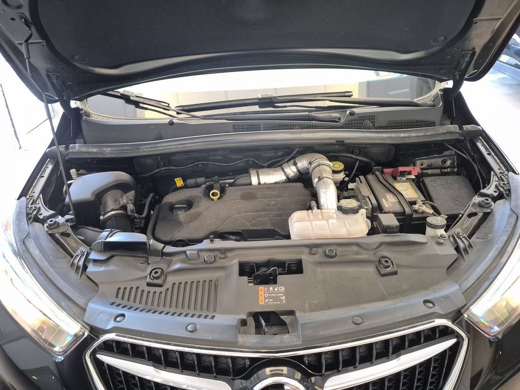 Certified 2022 Buick Encore Preferred w/ Safety Package AWD/4WD image 17