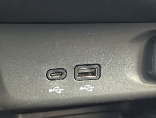 Used 2024 Buick Envista Sport Touring w/ Convenience I Package FWD image 30