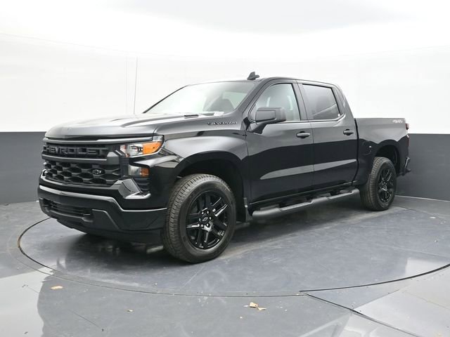 New 2026 Chevrolet Silverado 1500 Custom w/ LPO, Dark Essentials Package AWD/4WD image 4