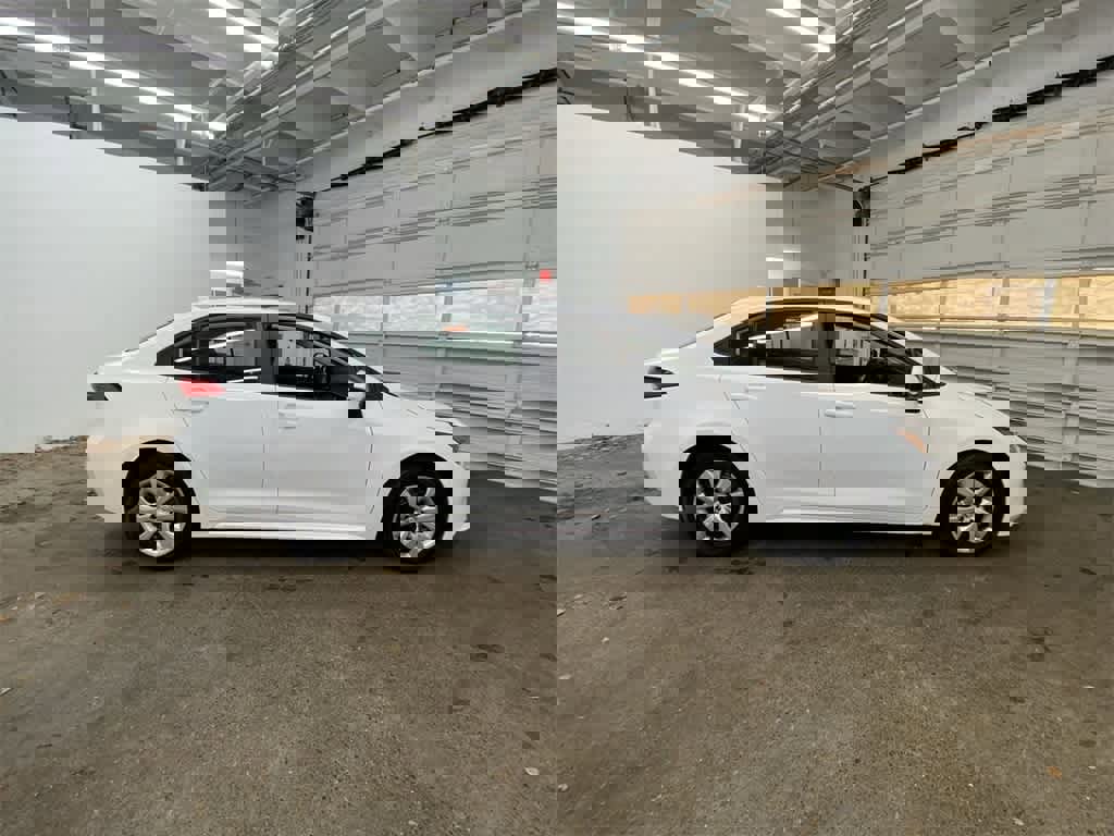 Used 2024 Toyota Corolla LE image 7