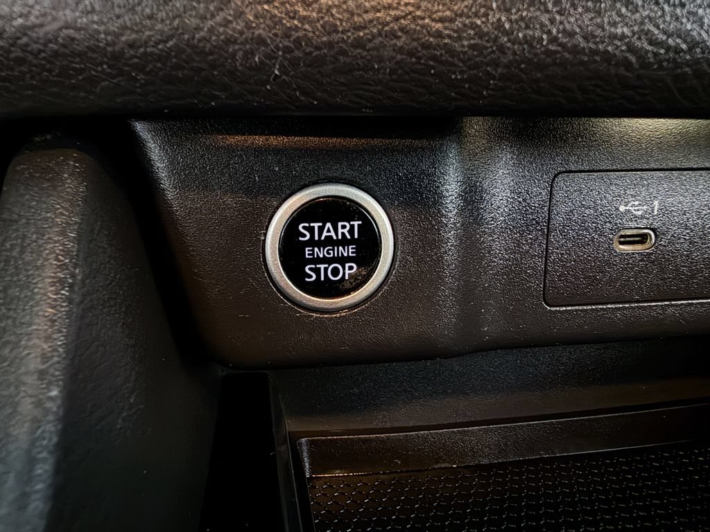 Certified 2021 Nissan Rogue SV AWD/4WD image 29