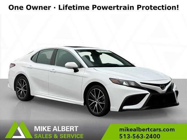 Used 2023 Toyota Camry SE image 1