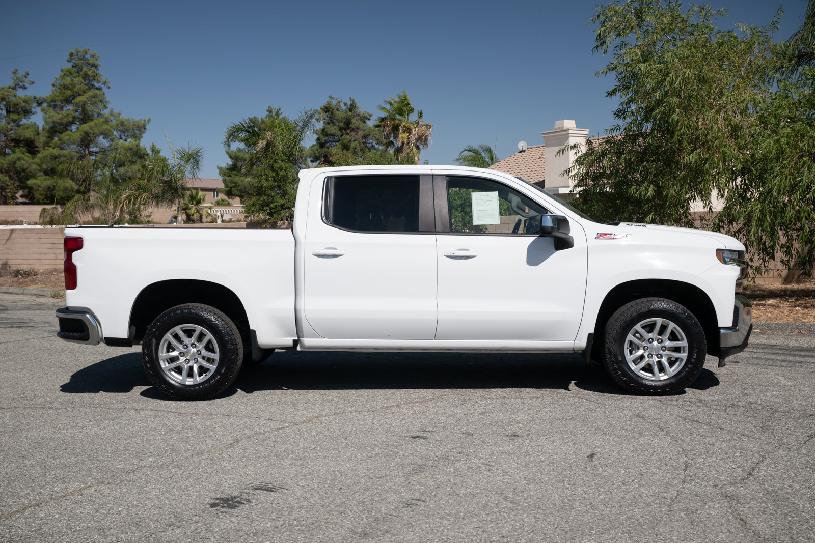 Used 2021 Chevrolet Silverado 1500 LT image 3