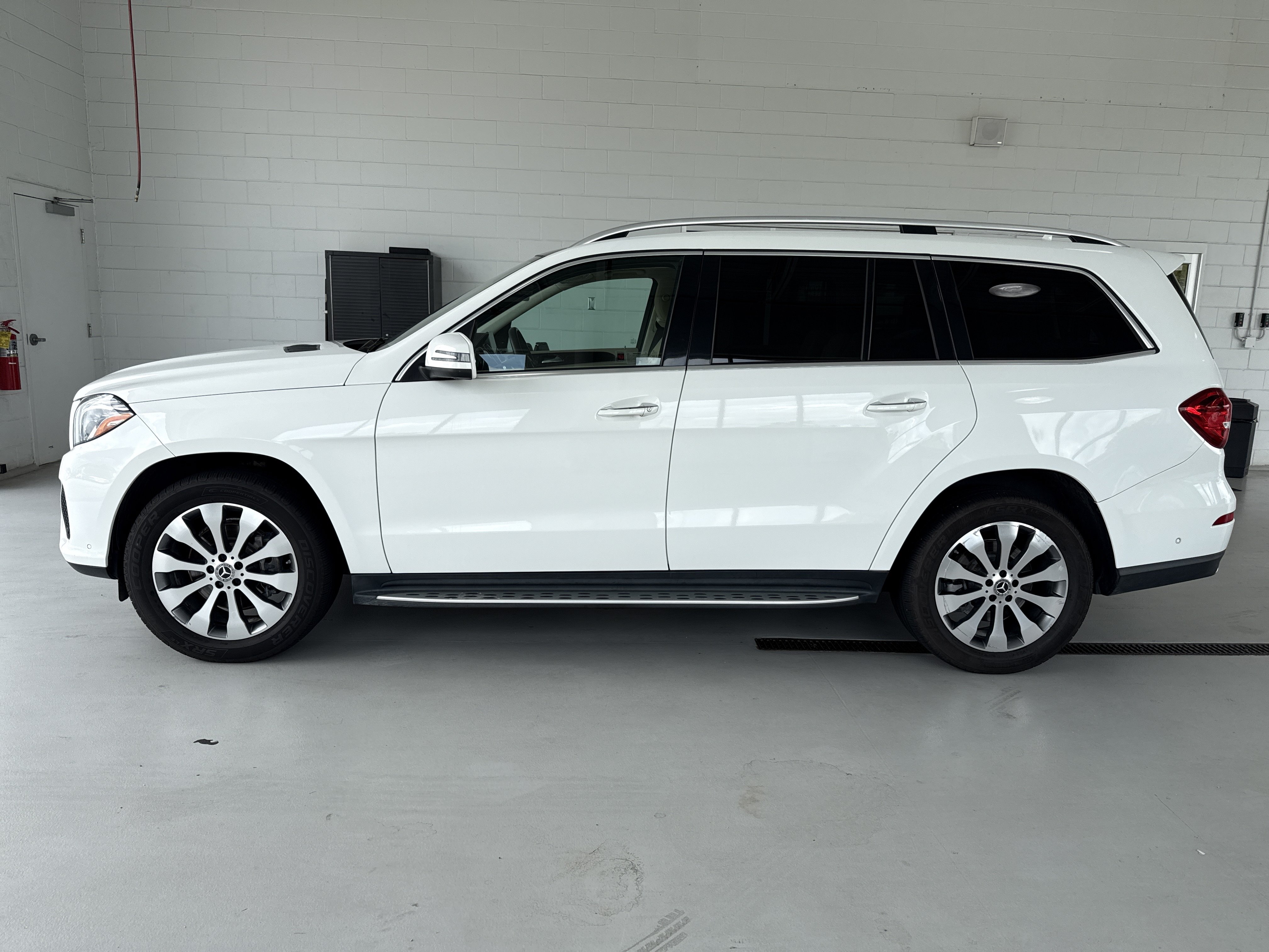 Used 2019 Mercedes-Benz GLS 450 4MATIC image 2