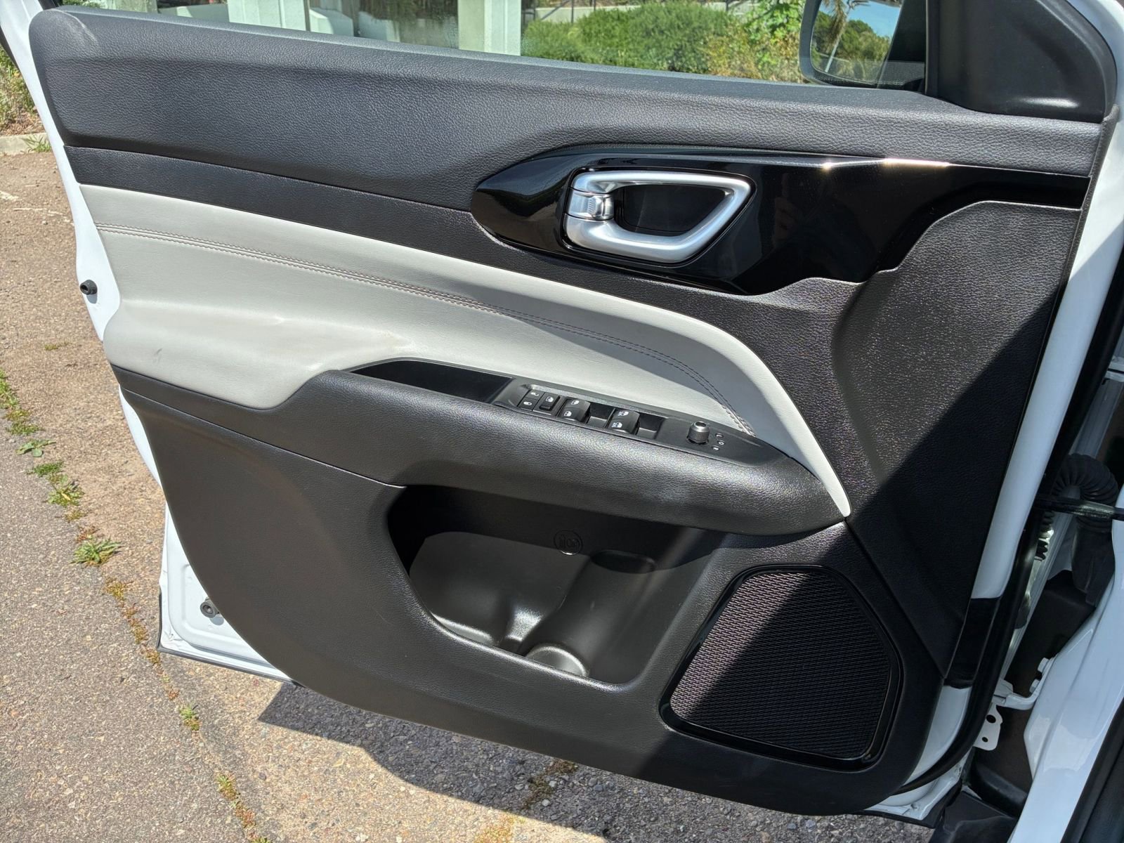 Used 2025 Jeep Compass Limited AWD/4WD image 18