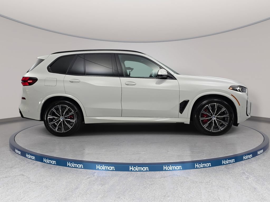 New 2026 BMW X5 xDrive50e w/ M Sport Package AWD/4WD image 4