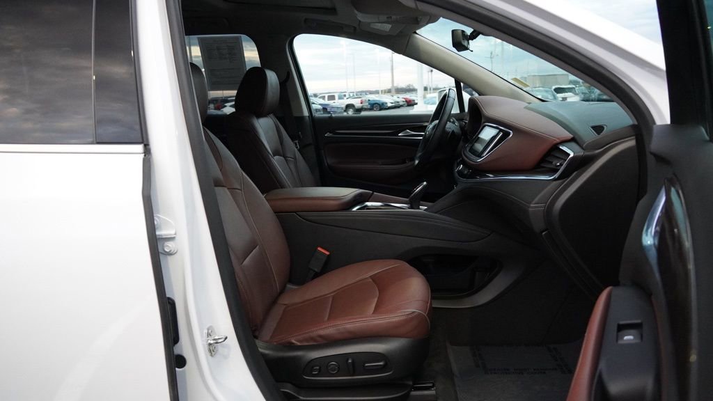 Used 2020 Buick Enclave Avenir w/ Avenir Technology Package image 27