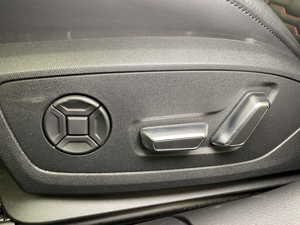 Used 2025 Audi RS 6 performance image 17