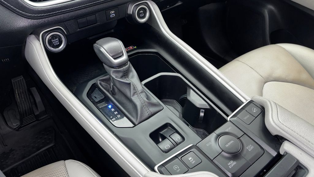 Used 2024 Toyota Grand Highlander AWD image 24