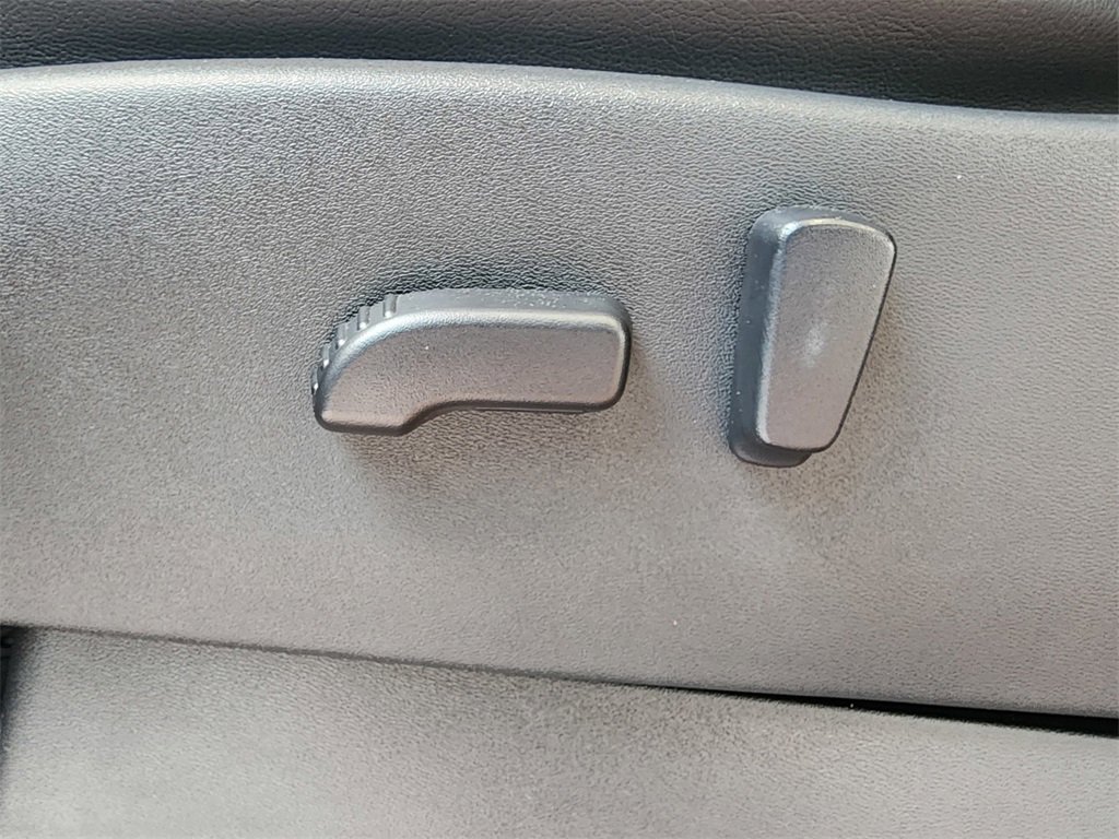 Used 2023 Nissan Frontier PRO-4X w/ Pro-4X Premium Package image 16