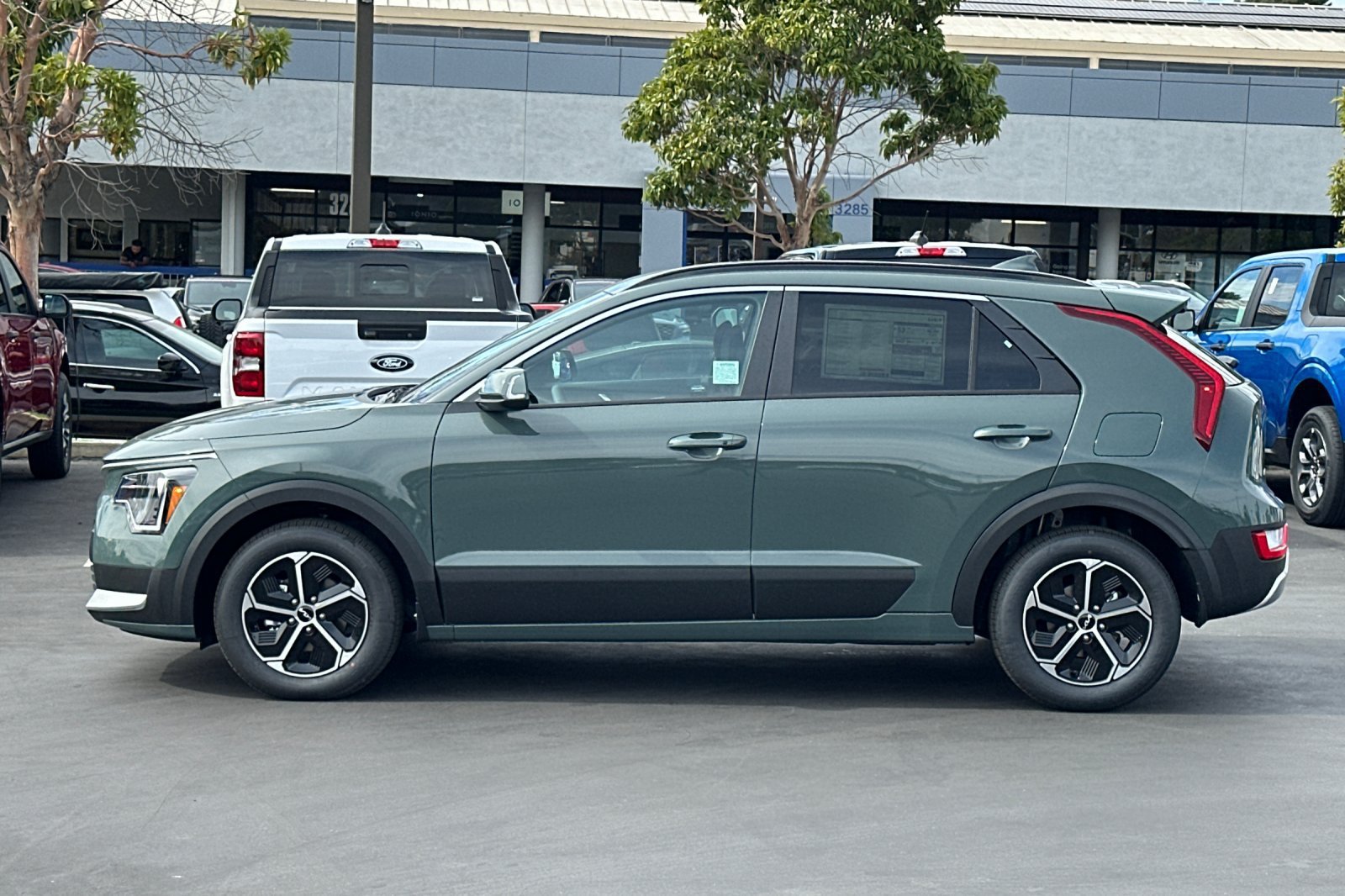 New 2026 Kia Niro EX FWD image 7