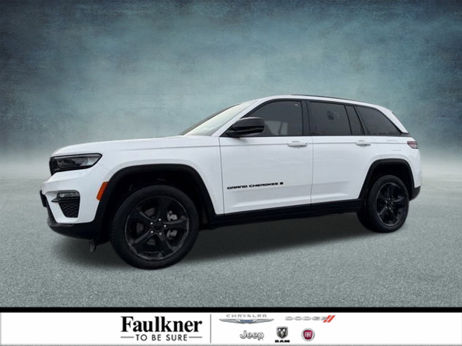 Used 2023 Jeep Grand Cherokee Limited w/ Black Appearance Package image 1