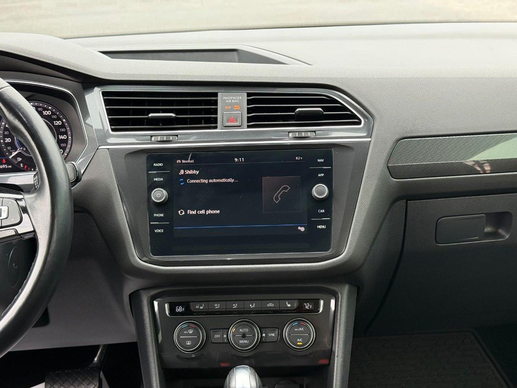 Used 2018 Volkswagen Tiguan SEL Premium AWD/4WD image 16