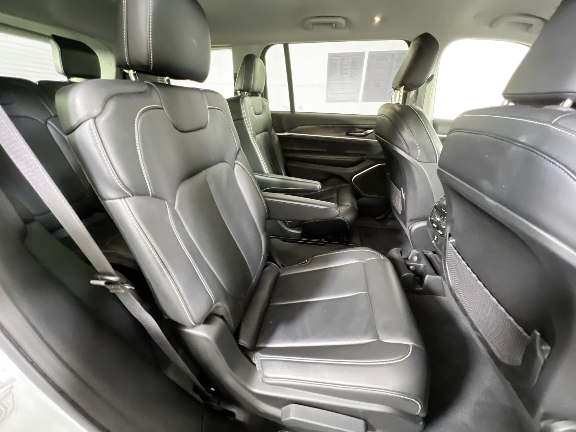 Used 2021 Jeep Grand Cherokee L Limited image 27