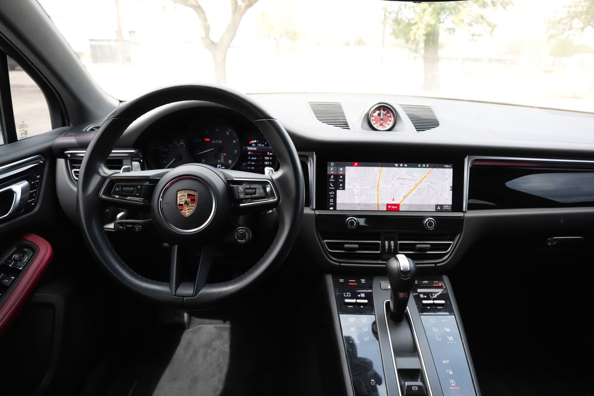 Used 2024 Porsche Macan GTS image 9