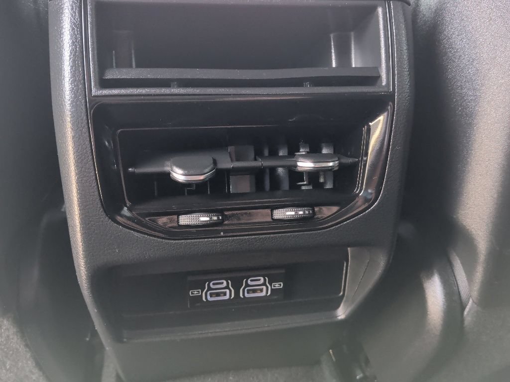 Used 2025 Jeep Grand Cherokee Laredo RWD image 36