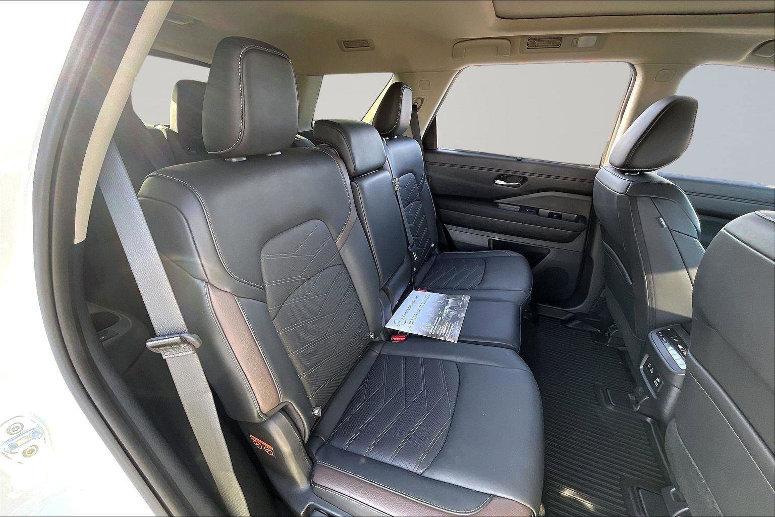 Certified 2024 Nissan Pathfinder Platinum w/ Cargo Package image 28