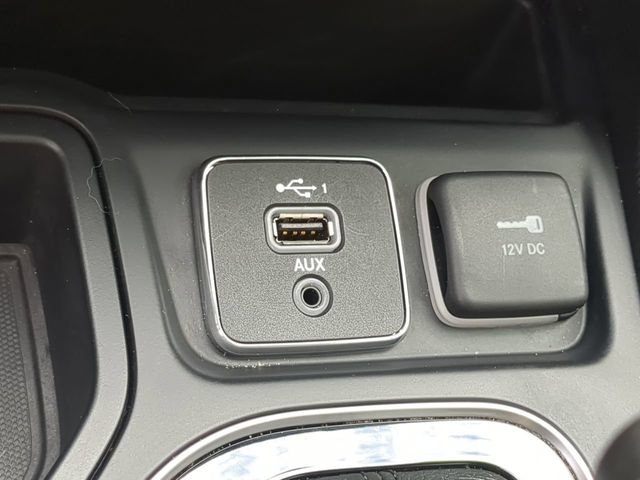 Used 2019 Jeep Cherokee Limited FWD image 22