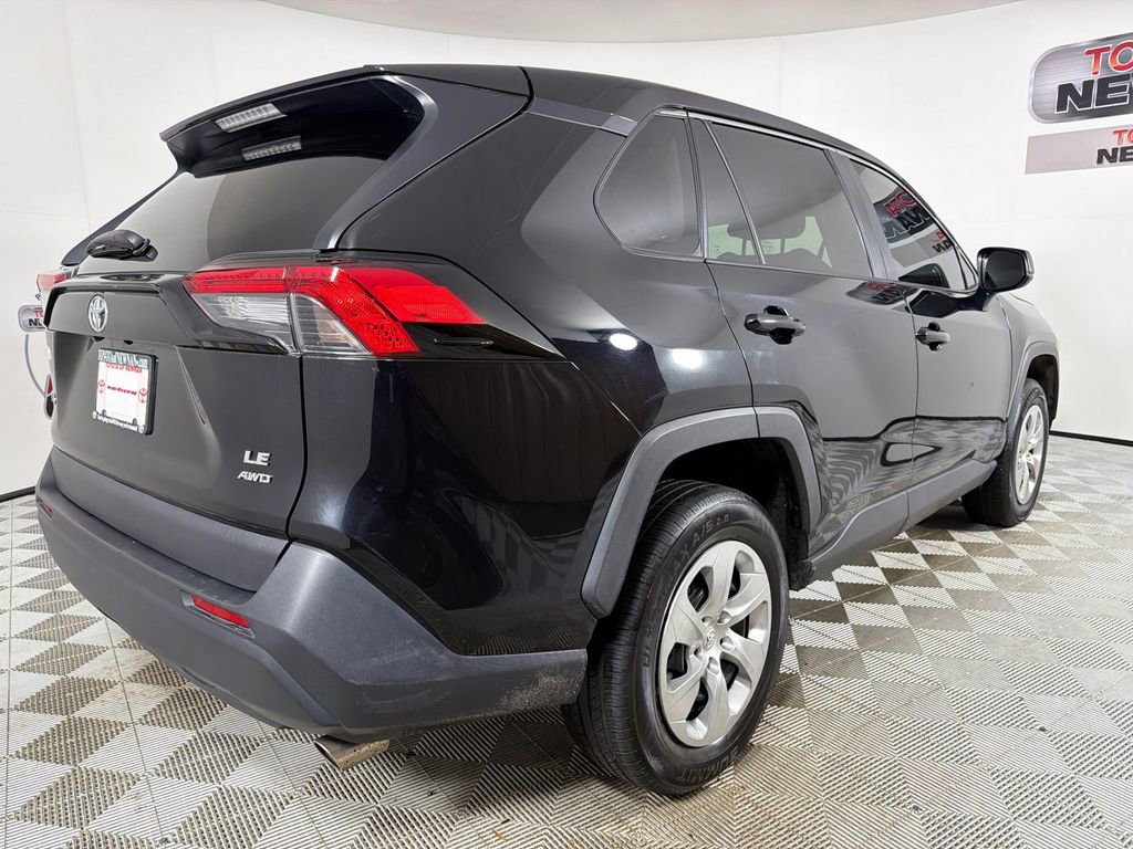 Used 2023 Toyota RAV4 LE image 3