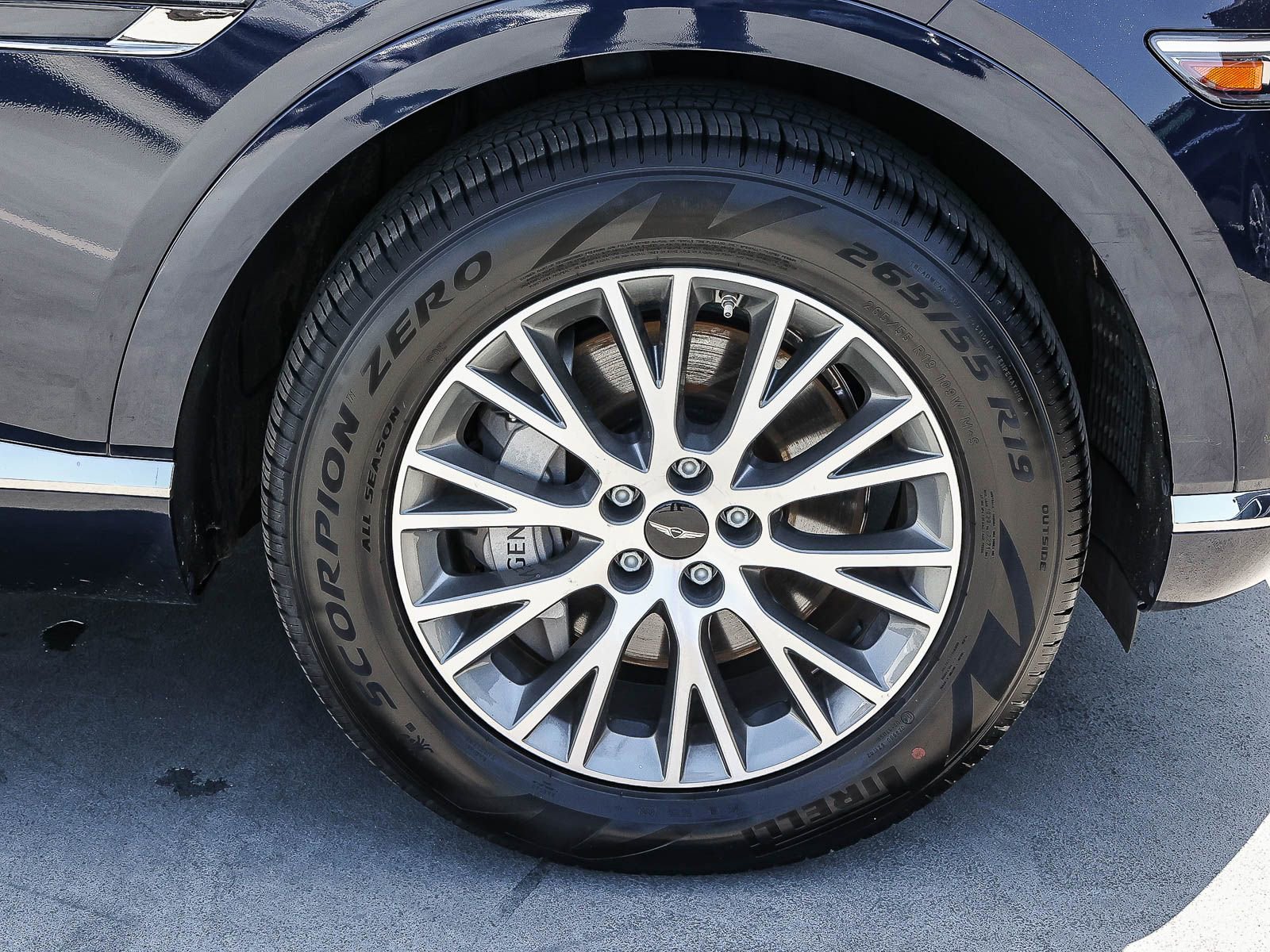 Used 2025 Genesis GV80 2.5T Standard image 8